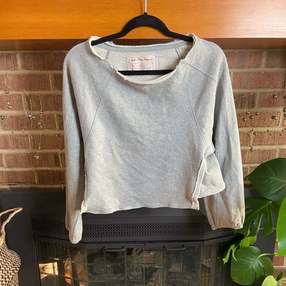 We The Free Sweaters - NWT We The Free Gray Raw Hem Cropped Sweatshirt, Sample Garment, Size XS